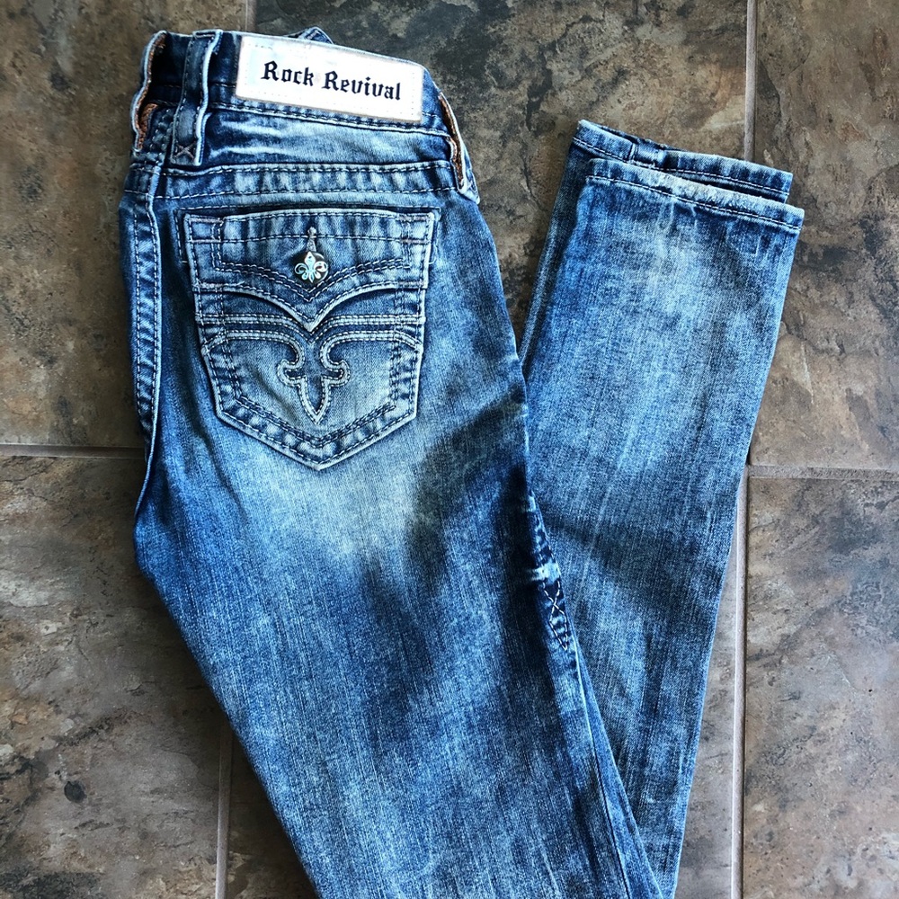 Hold - Rock Revival size 24 Alivia Skinny